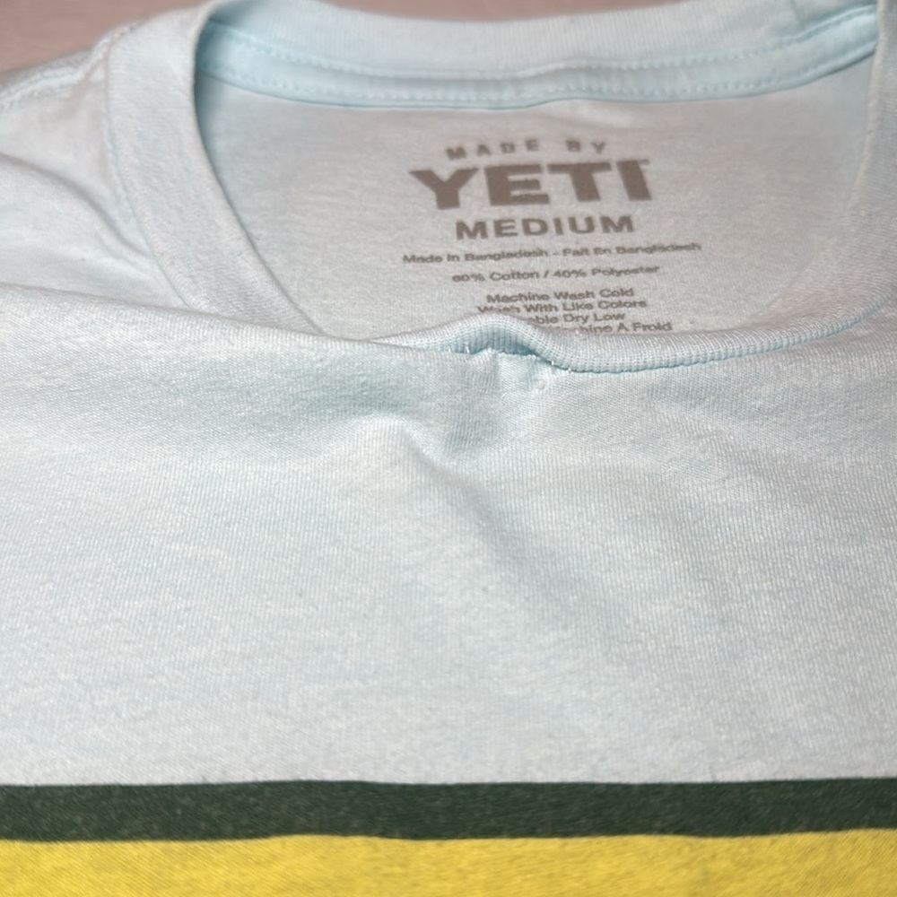 Yeti Men's Light Blue Short Sleeve Logo Badge Graphic Tshirt Size Medium VGUC - Picture 6 of 8